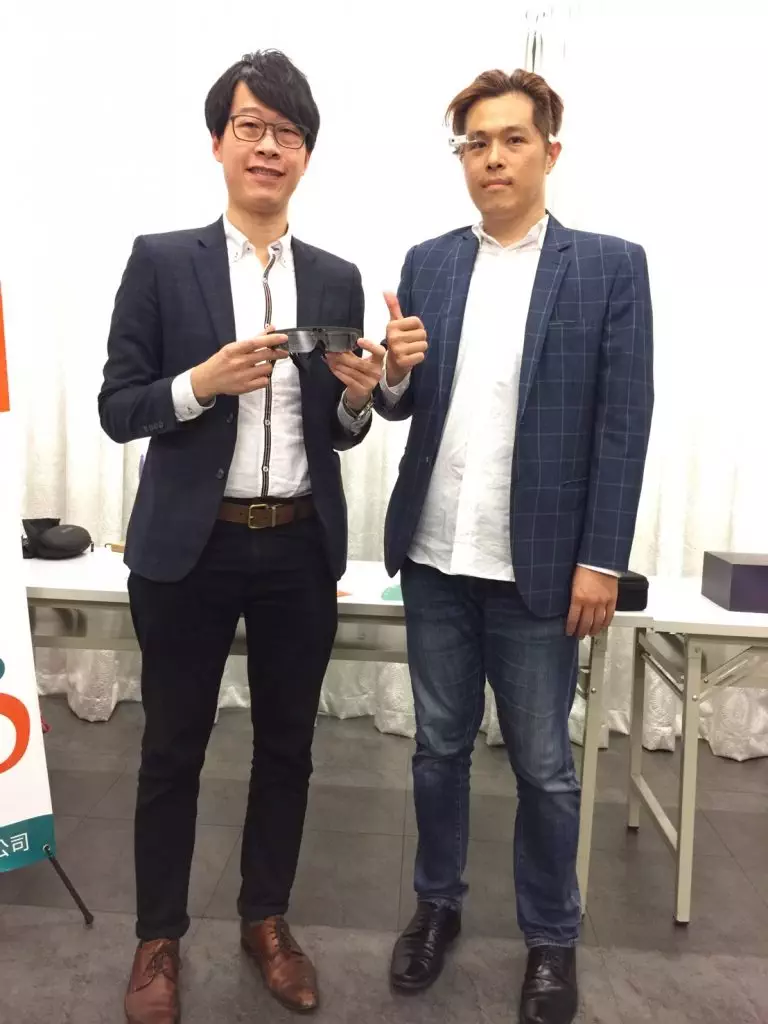 芝麻開門創業空間辦論壇 香港智能眼鏡之父聊AR眼鏡趨勢。圖/芝麻開門創業空間提供
