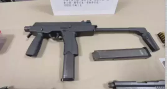 （軍火庫片）查獲軍火庫！　黑市價格逾百萬mp9衝鋒槍藏草叢內