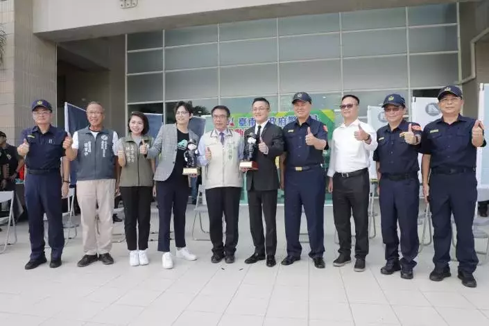 華友聯、宏佳騰捐贈20輛電動警用機車提升打擊犯罪效能