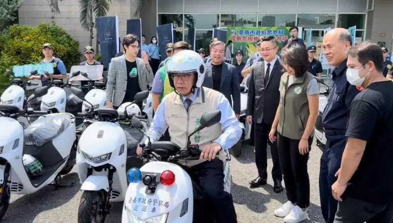 南市「電動警用機車捐贈啟用」提升打擊犯罪效能